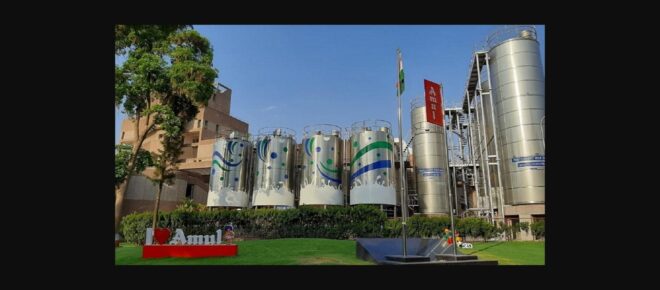 Fabrica de lapte Amul din India, unul dintre siturile de producție ale cooperativei GCMMF